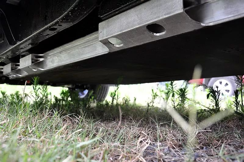 最安静的电动汽车_安静电源_电力汽车的驾驶体验：安静与动力的享受
