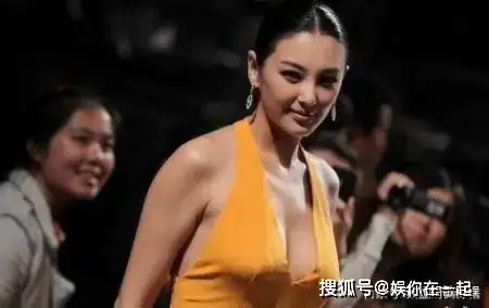 张雨绮早年与陈冠希合照曝光 回顾长江七号清纯形象与周星驰独到选角