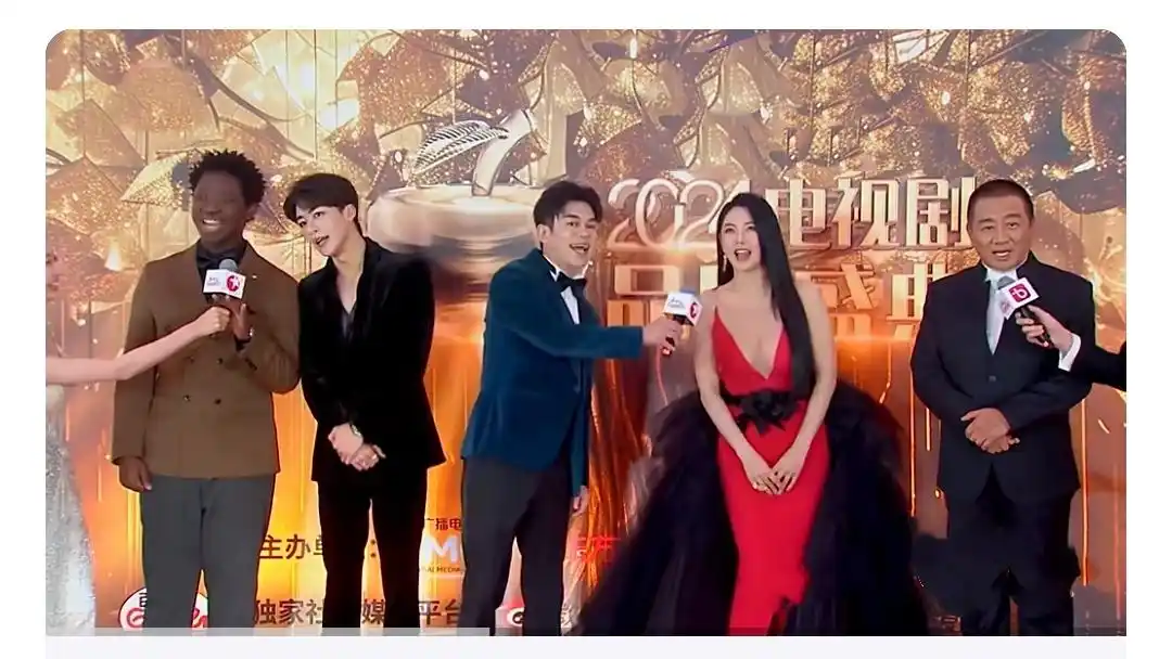 张雨绮红毯造型背后的辛苦与无奈：明星如何在时尚与个性间寻找平衡