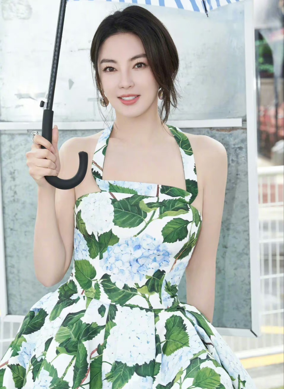 张雨绮的时尚风格与红毯魅力_张雨绮红毯造型_张雨绮红毯没人邀请