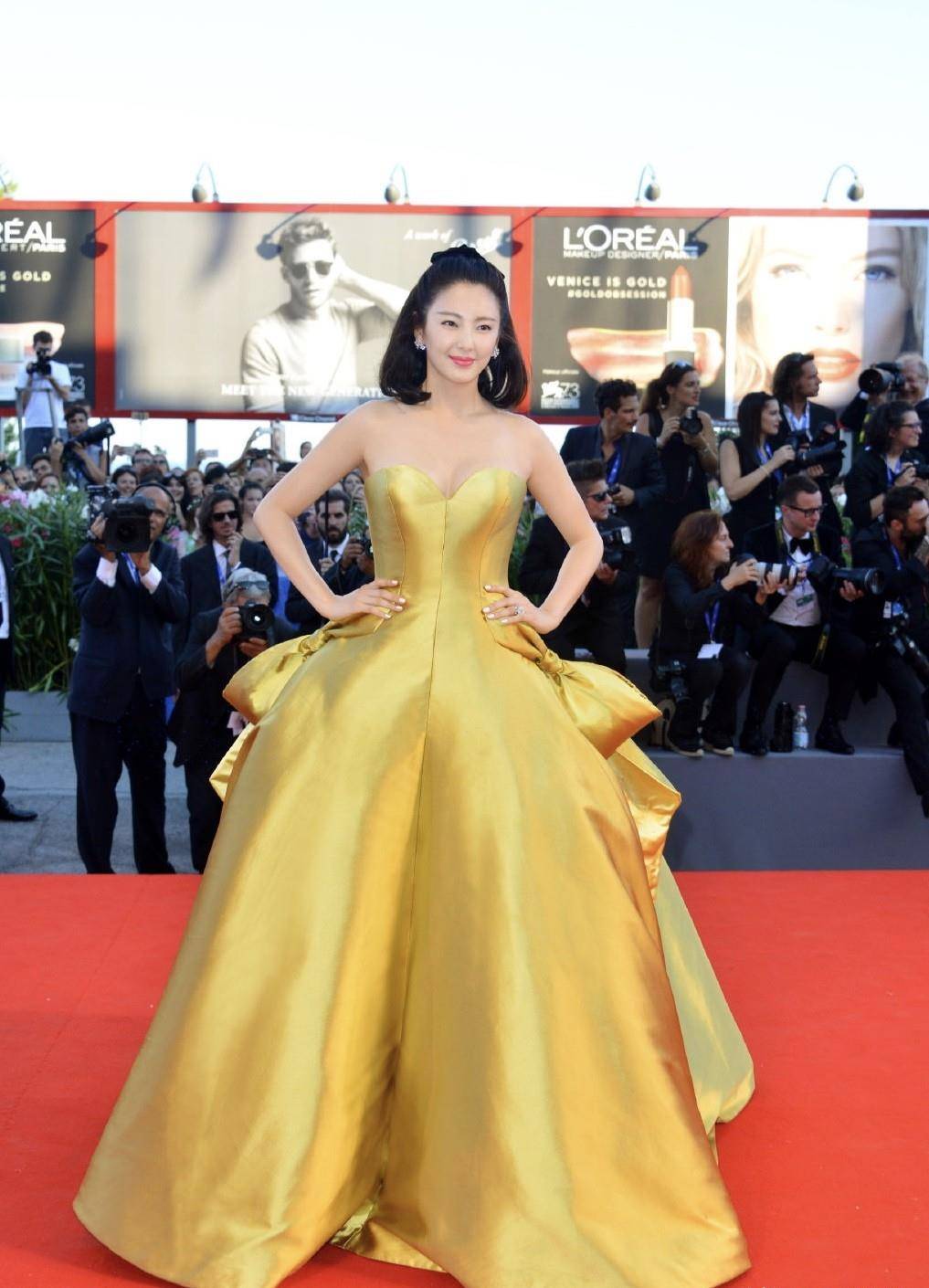 张雨绮红毯没人邀请_张雨绮红毯造型_张雨绮的时尚风格与红毯魅力