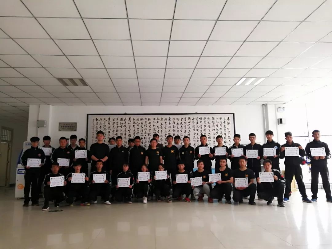 李小龙武术思想_李小龙武术的终极目的_李小龙与中国武术的结合