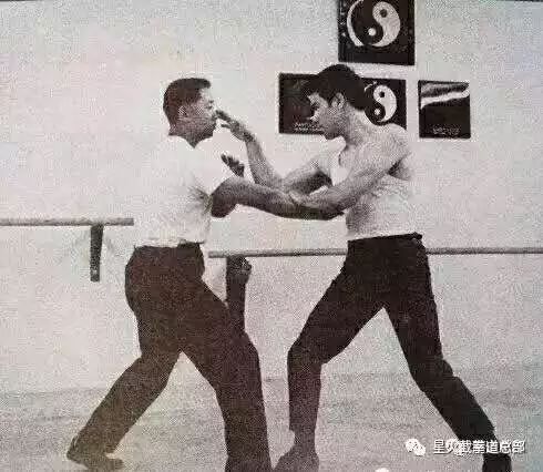 李小龙武术思想_李小龙武术的终极目的_李小龙与中国武术的结合