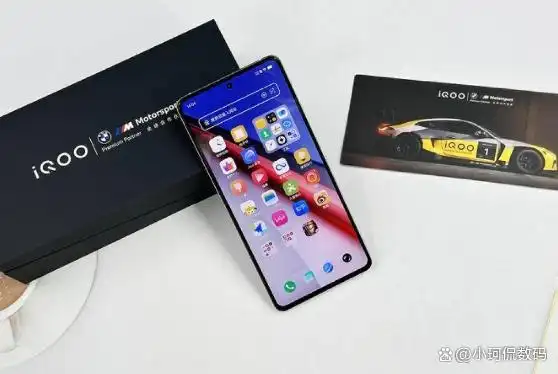 iqoo评测视频王自如_评测iQOO手机的显示效果与体验_手机换背光显示效果差很多