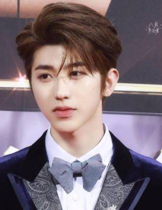蔡徐坤tfboys_蔡徐坤的qq是_蔡徐坤