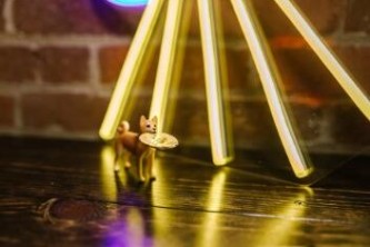 比特币支付与支付宝支付的五大核心区别：技术基础、使用场景与安全性对比