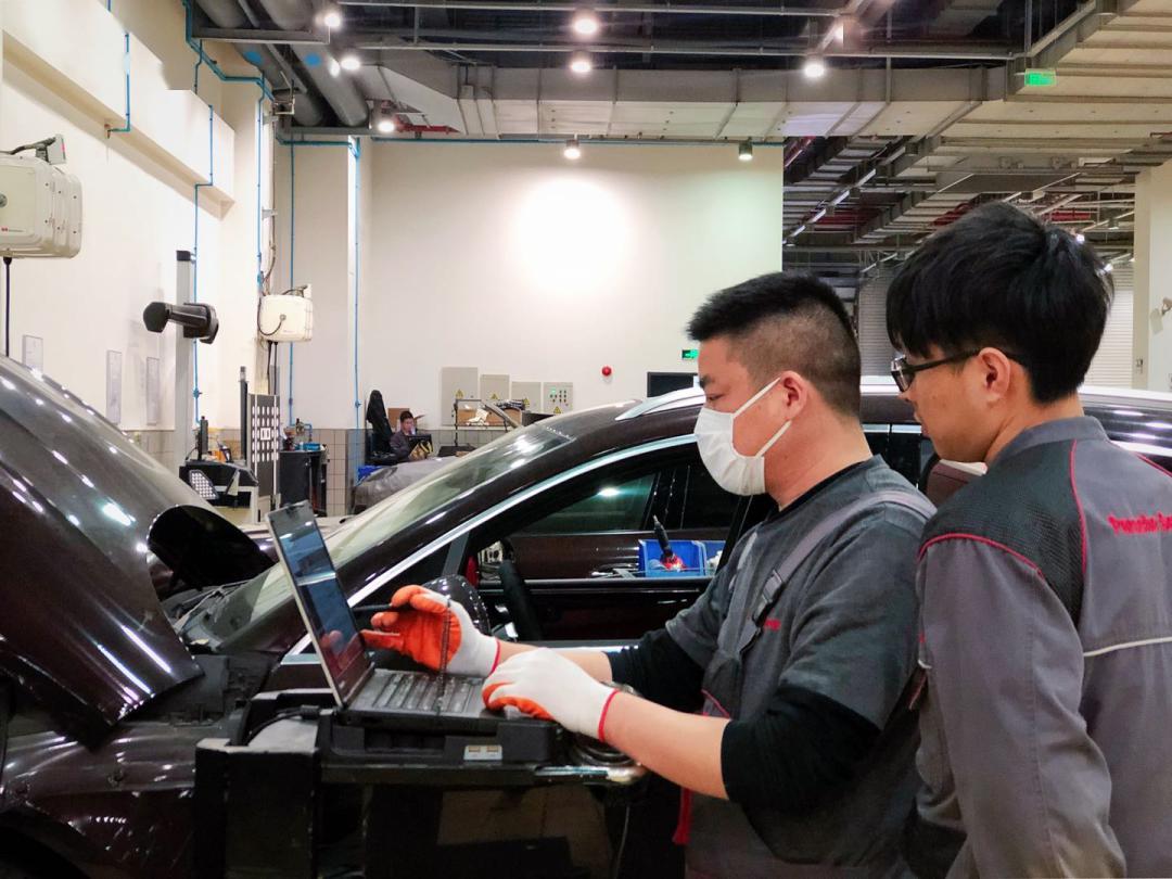 提升自信培训_如何通过拥有保时捷提升自信？_拥有自信迈向成功名言