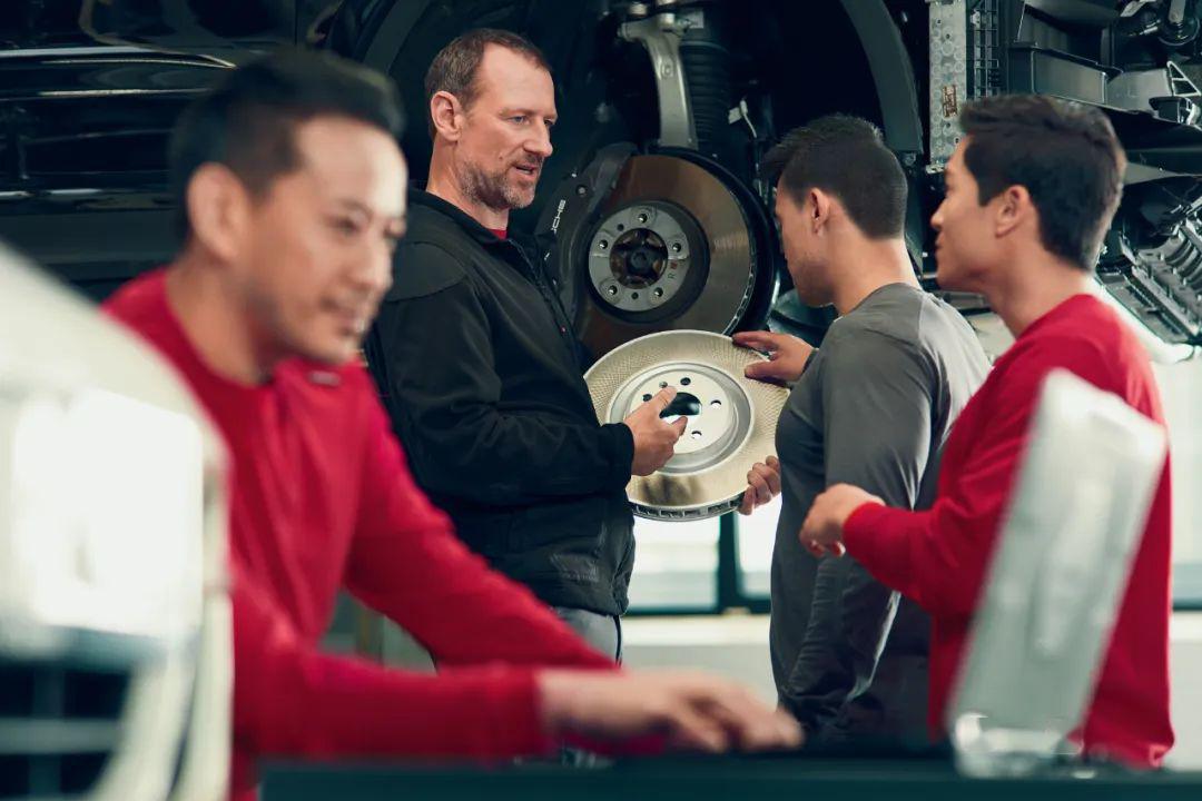 拥有自信迈向成功名言_提升自信培训_如何通过拥有保时捷提升自信？